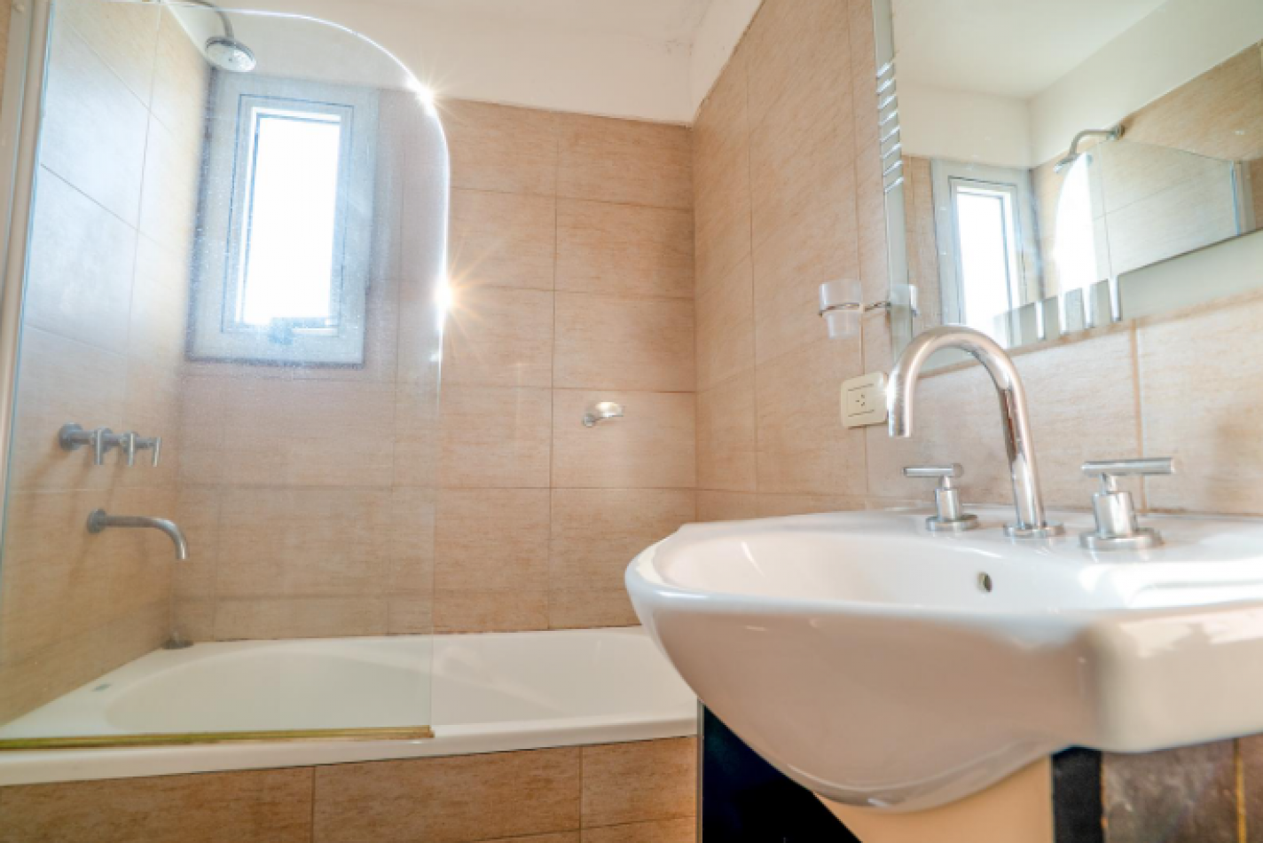 Impecable Monoambiente en Venta, Cochabamba 800, E/Piedras y Tacuari