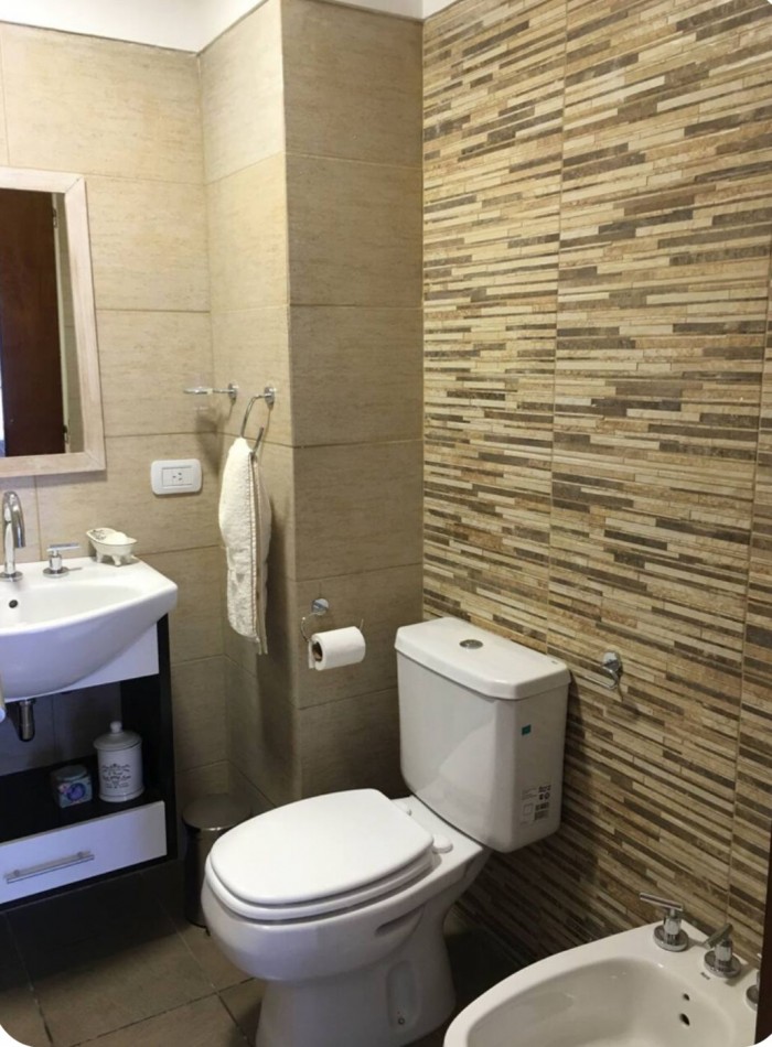 Impecable y Moderno Monoambiente en Venta, Cochabamba 800, entre Piedras y Tacuari