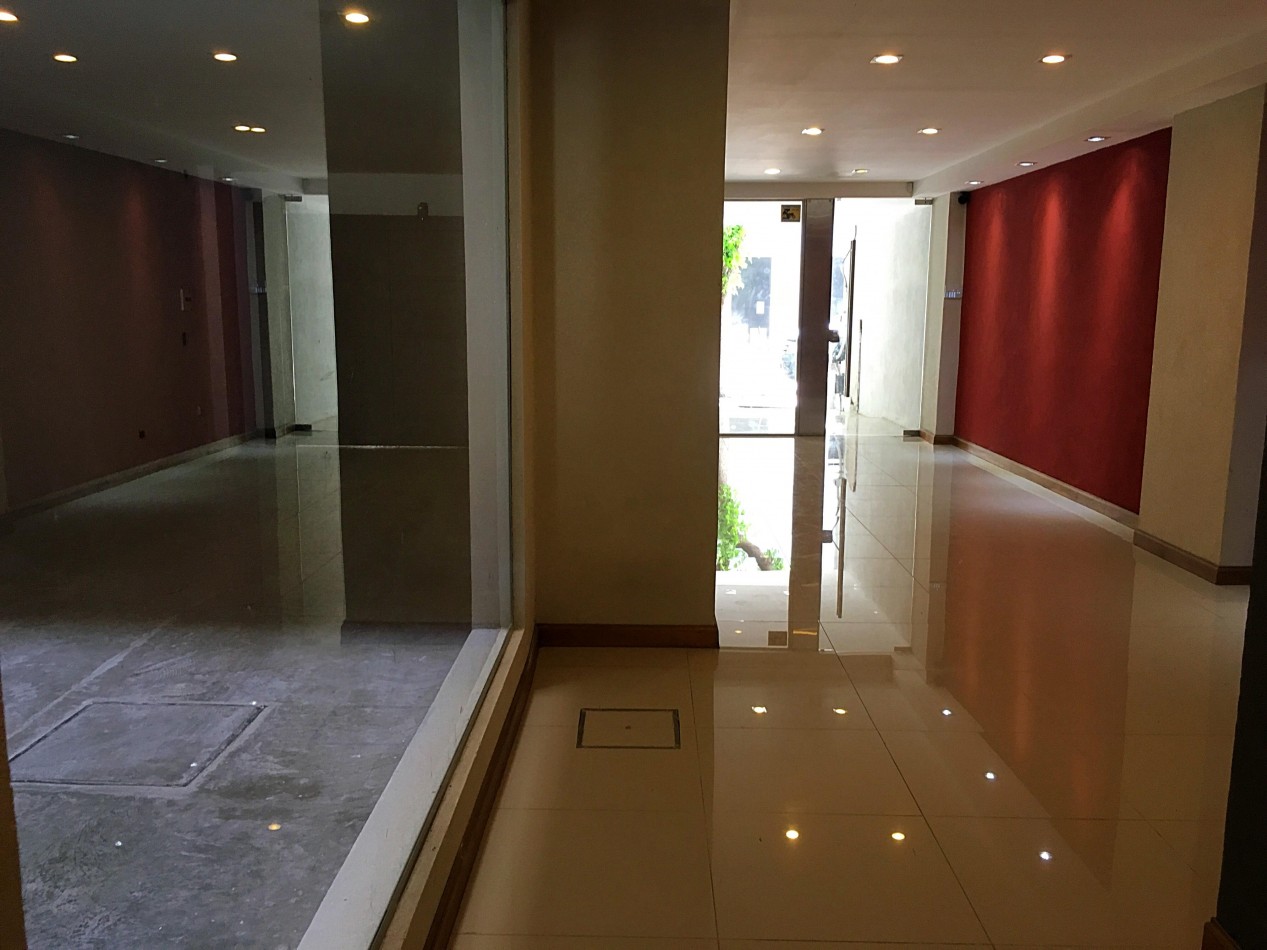 Impecable y Moderno Monoambiente en Venta, Cochabamba 800, entre Piedras y Tacuari