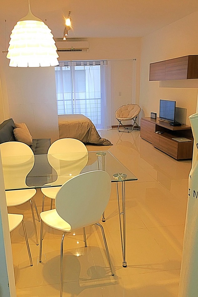 Impecable y Moderno Monoambiente en Venta, Cochabamba 800, entre Piedras y Tacuari