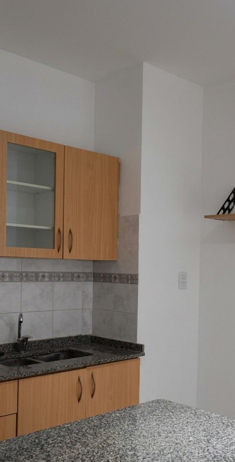 Alquiler Anual 2 Ambientes sin muebles, Guemes y Salguero, Palermo