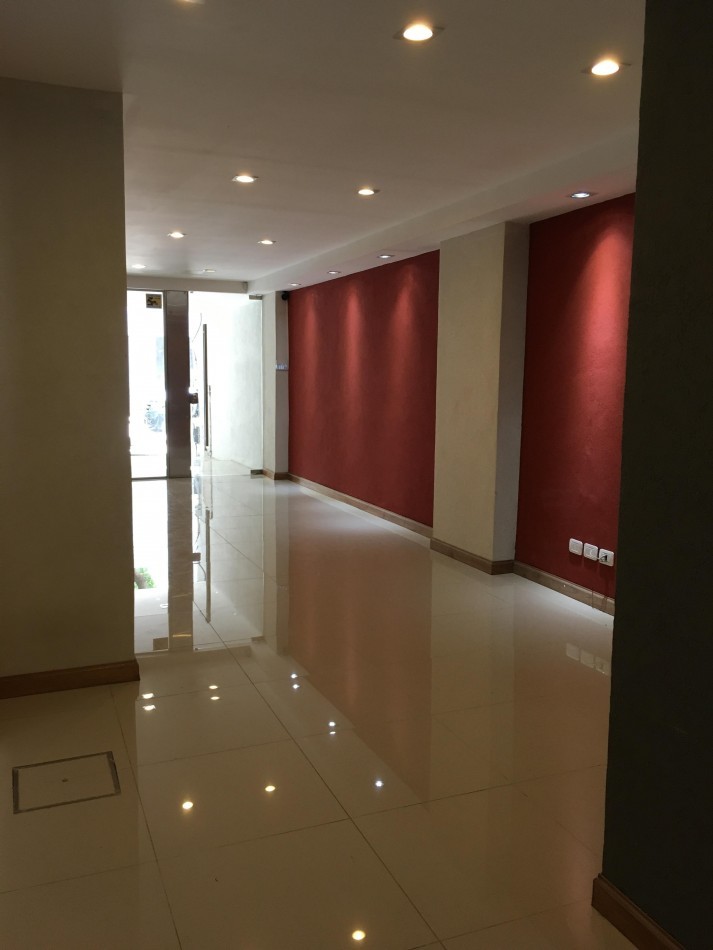 Impecable y Moderno Monoambiente en Venta, Cochabamba 800, entre Piedras y Tacuari